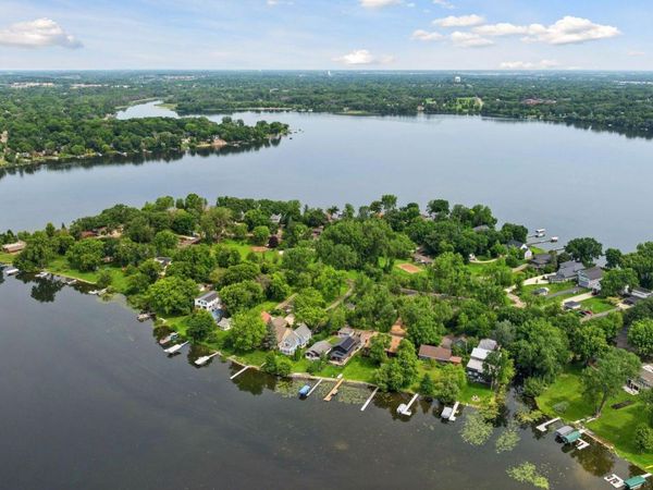 217 Peninsula Road , Medicine Lake, MN 55441