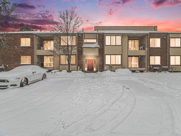 7408 Vassar Drive S, Unit B, West Bloomfield, MI 48322