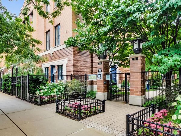 1137 W Monroe Street, Unit 9, Chicago, IL 60607