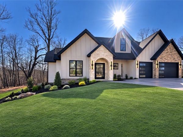 8913 Anew Road , Rogers, AR 72756