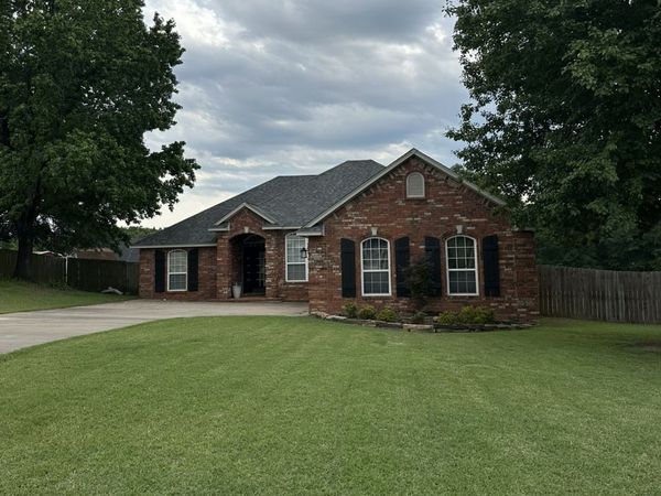 1813 Nightingale Circle , McAlester, OK 74501