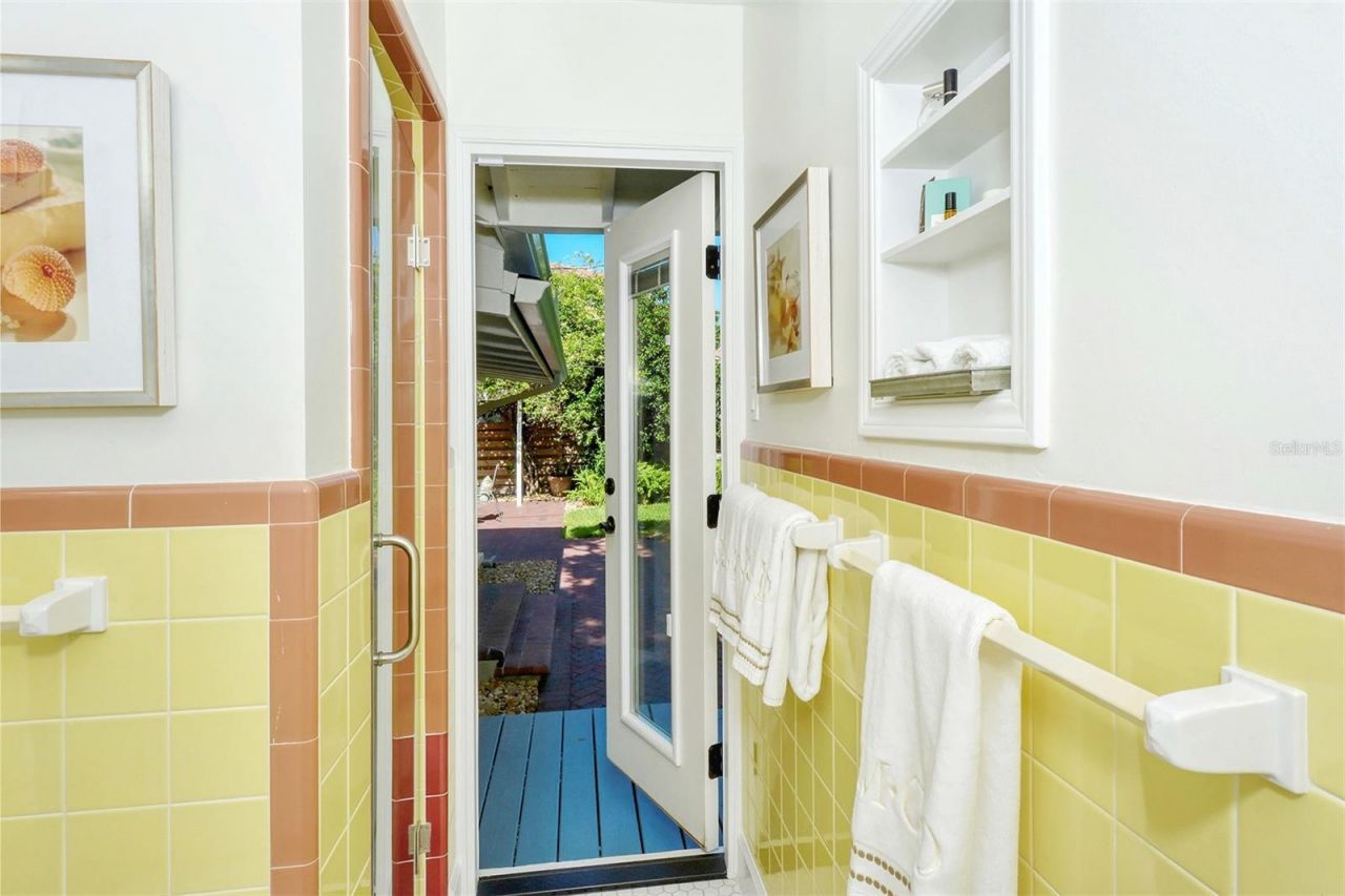 1747 Waldemere Street, Sarasota, FL 34239 Photo