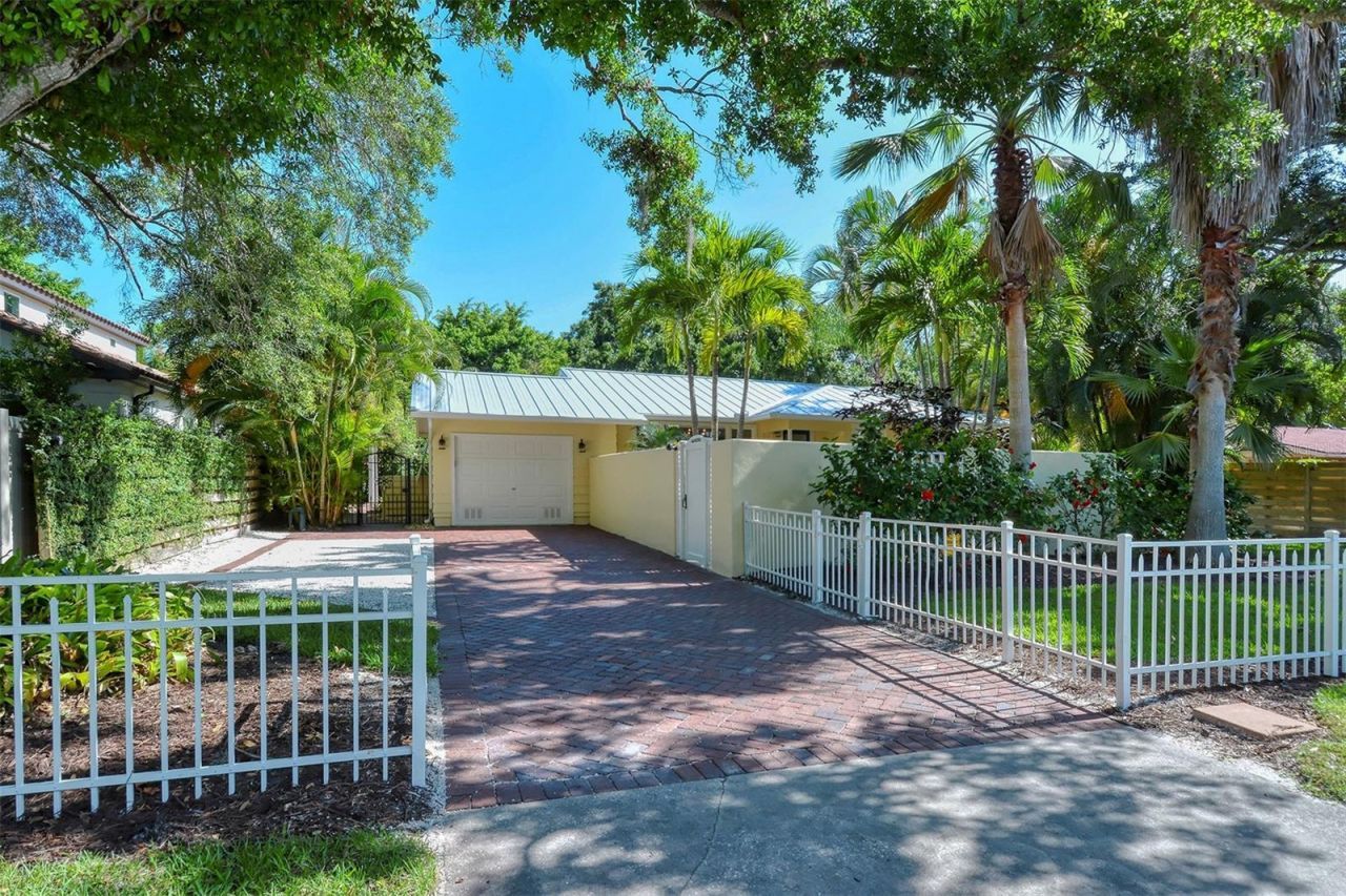 1747 Waldemere Street, Sarasota, FL 34239 Photo