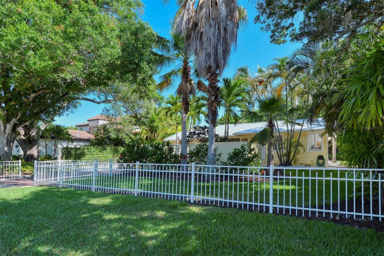 1747 Waldemere Street, Sarasota, FL 34239 Photo