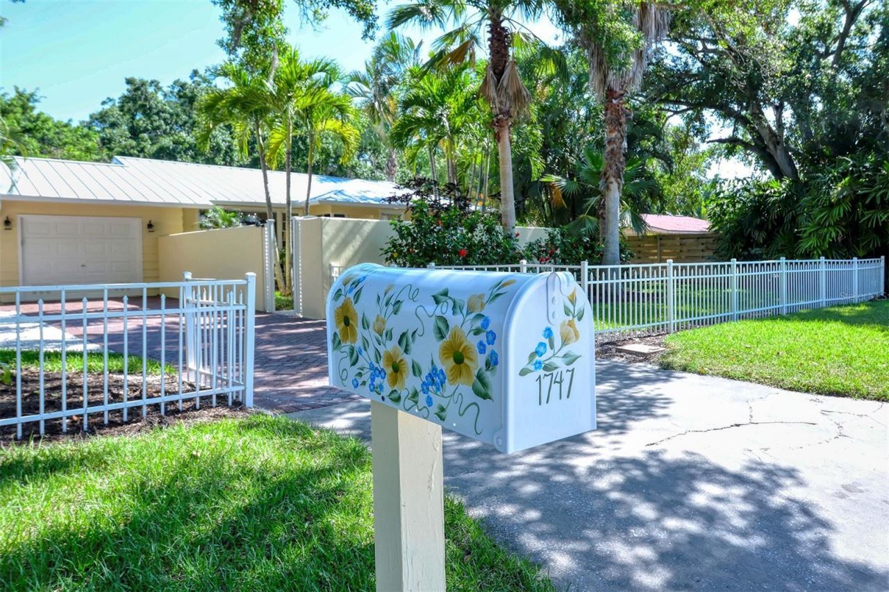 1747 Waldemere Street, Sarasota, FL 34239 Photo