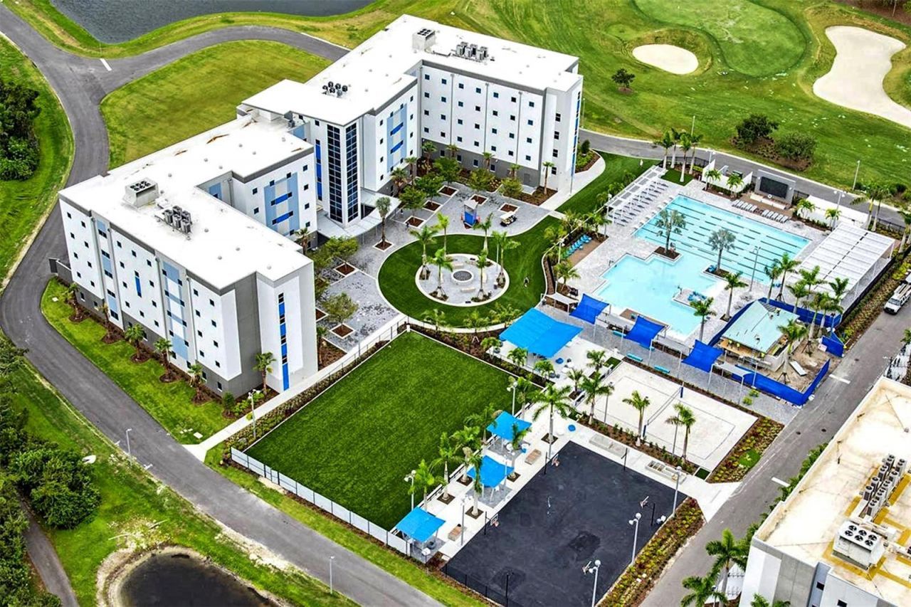 6220 Signature Pointe Lane, Bradenton, FL 34210 Photo