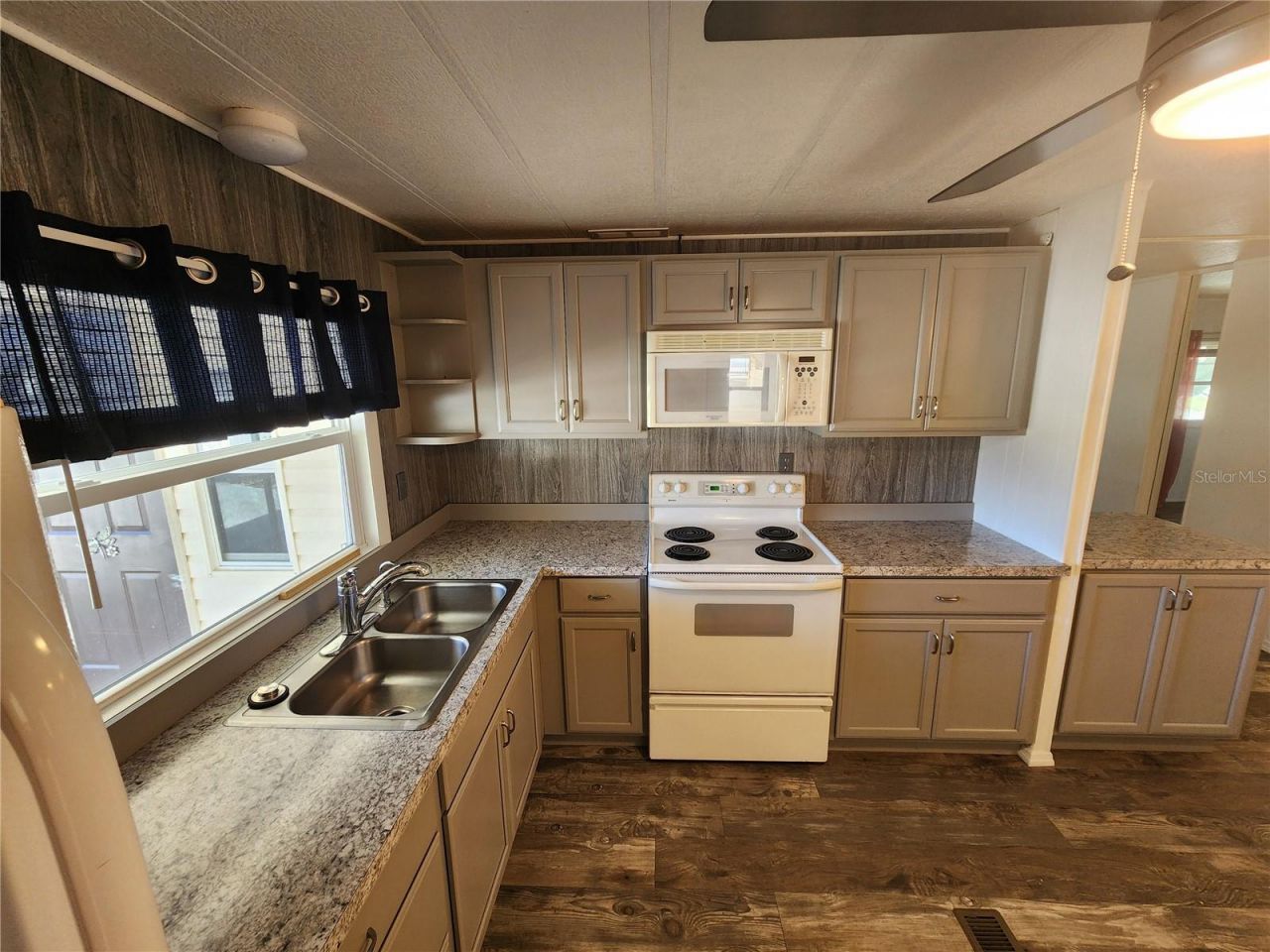 808 53rd Avenue E, Unit 191, Bradenton, FL 34203 Photo