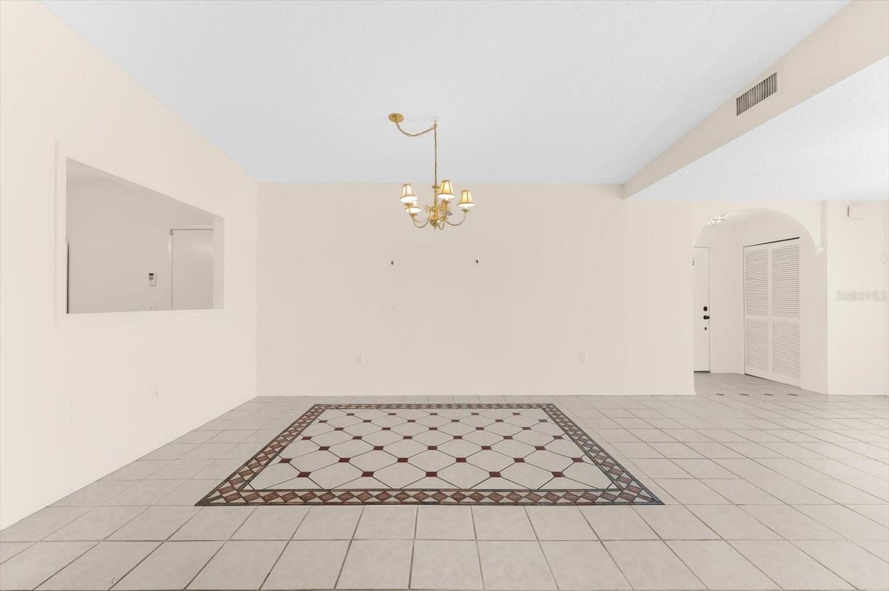 5608 Garden Lakes Drive, Bradenton, FL 34203 Photo