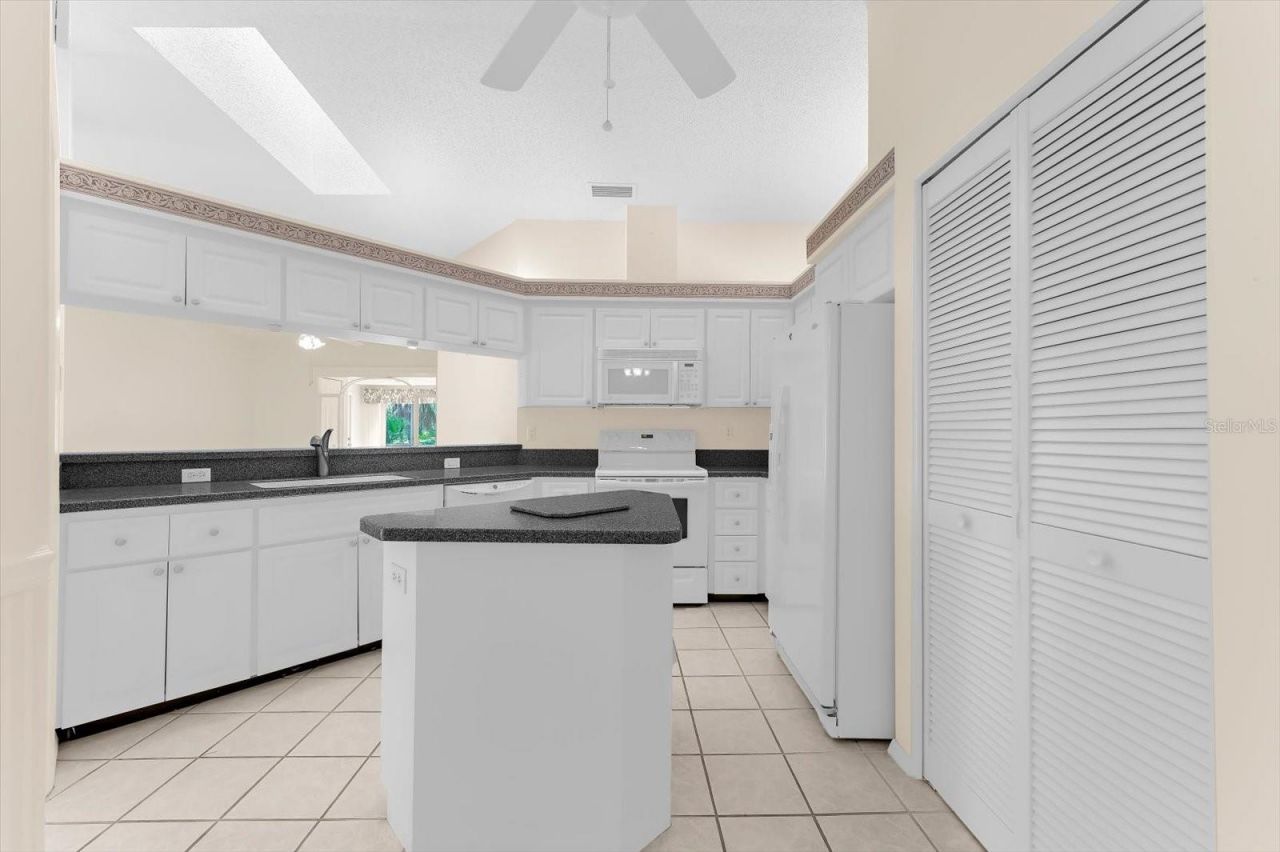 5608 Garden Lakes Drive, Bradenton, FL 34203 Photo