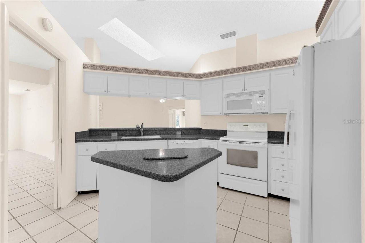 5608 Garden Lakes Drive, Bradenton, FL 34203 Photo