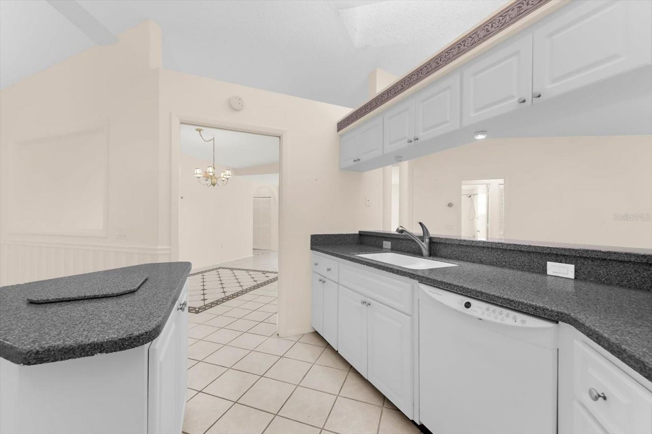 5608 Garden Lakes Drive, Bradenton, FL 34203 Photo