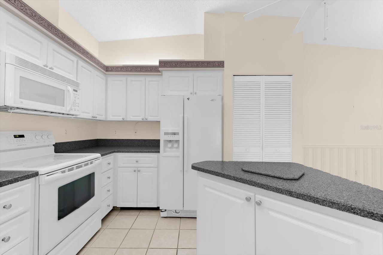 5608 Garden Lakes Drive, Bradenton, FL 34203 Photo