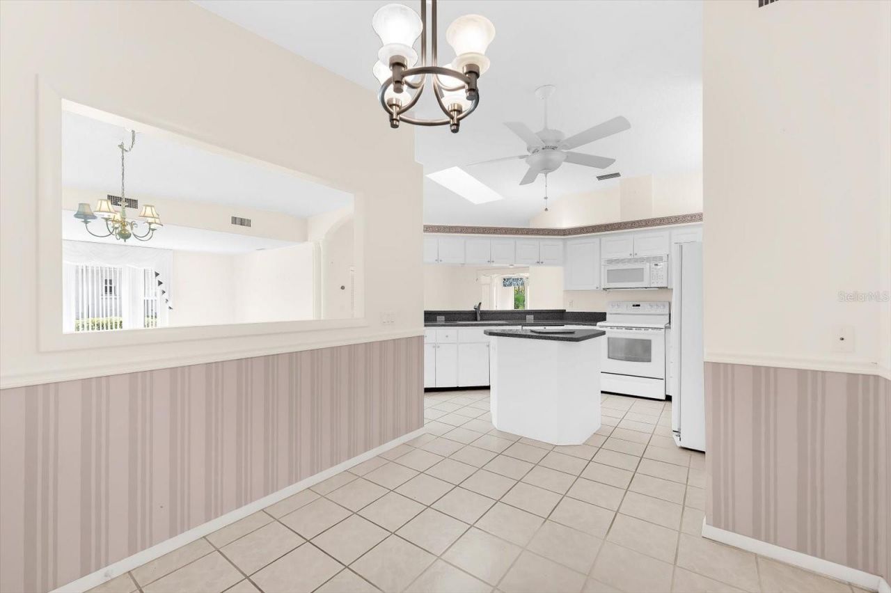 5608 Garden Lakes Drive, Bradenton, FL 34203 Photo