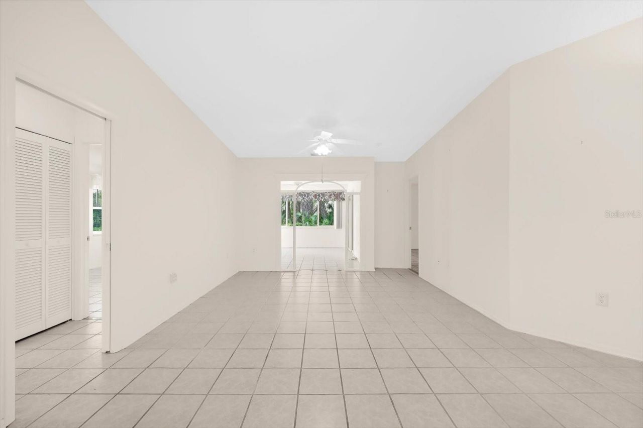 5608 Garden Lakes Drive, Bradenton, FL 34203 Photo