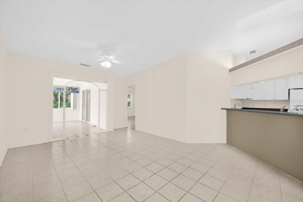 5608 Garden Lakes Drive, Bradenton, FL 34203 Photo