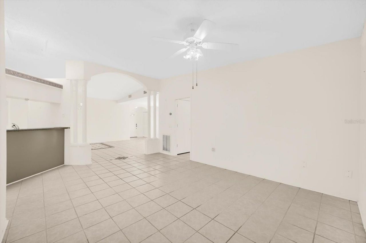 5608 Garden Lakes Drive, Bradenton, FL 34203 Photo