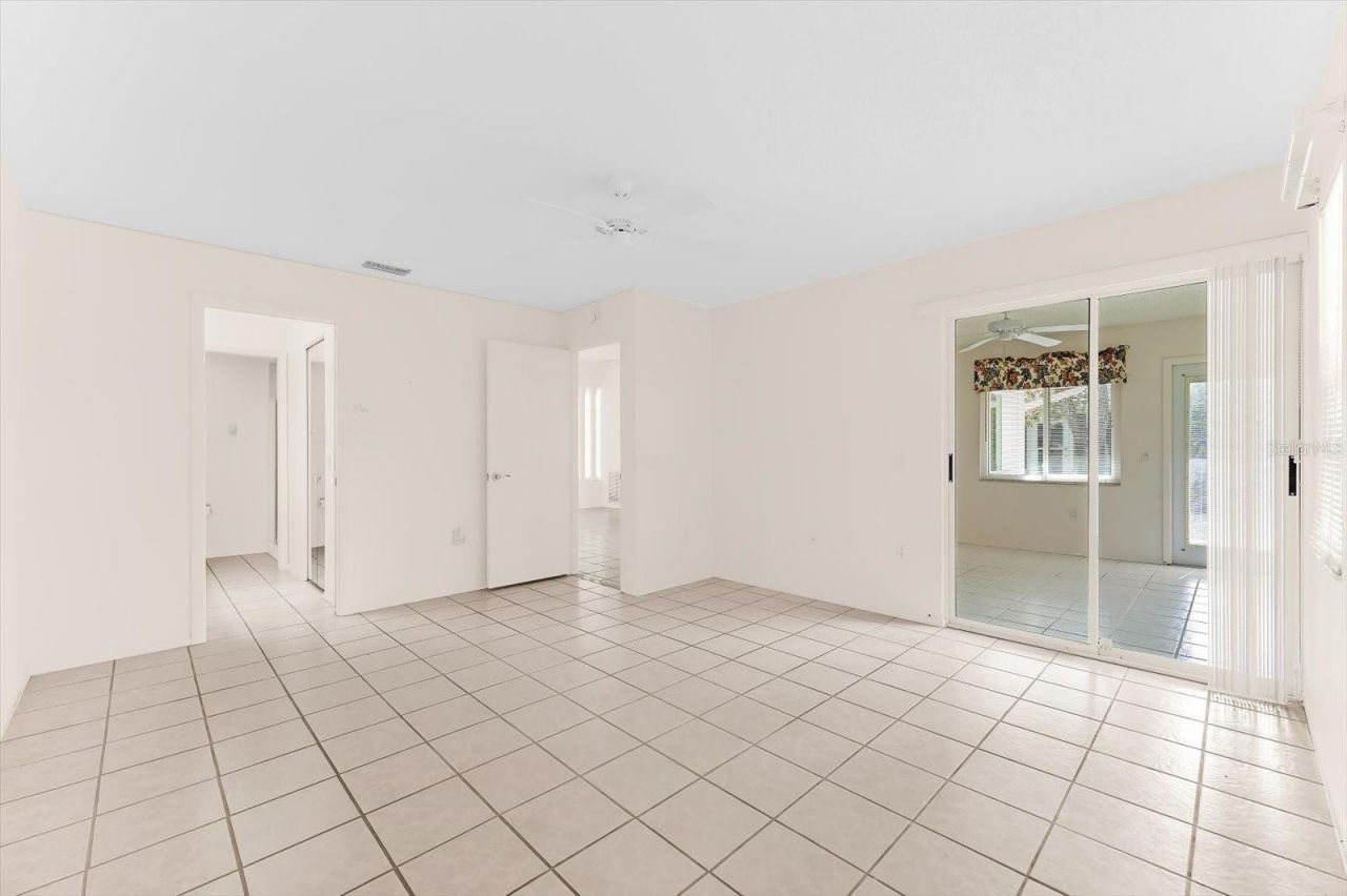 5608 Garden Lakes Drive, Bradenton, FL 34203 Photo