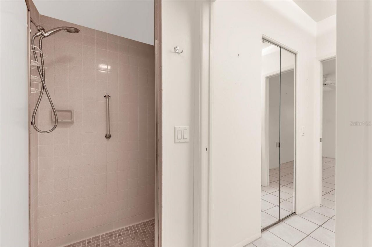 5608 Garden Lakes Drive, Bradenton, FL 34203 Photo