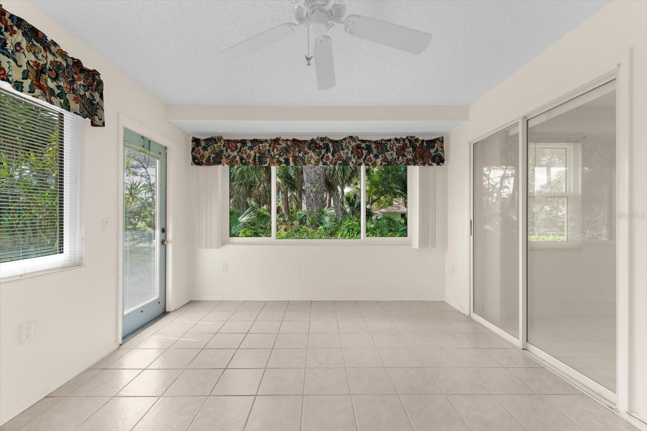 5608 Garden Lakes Drive, Bradenton, FL 34203 Photo
