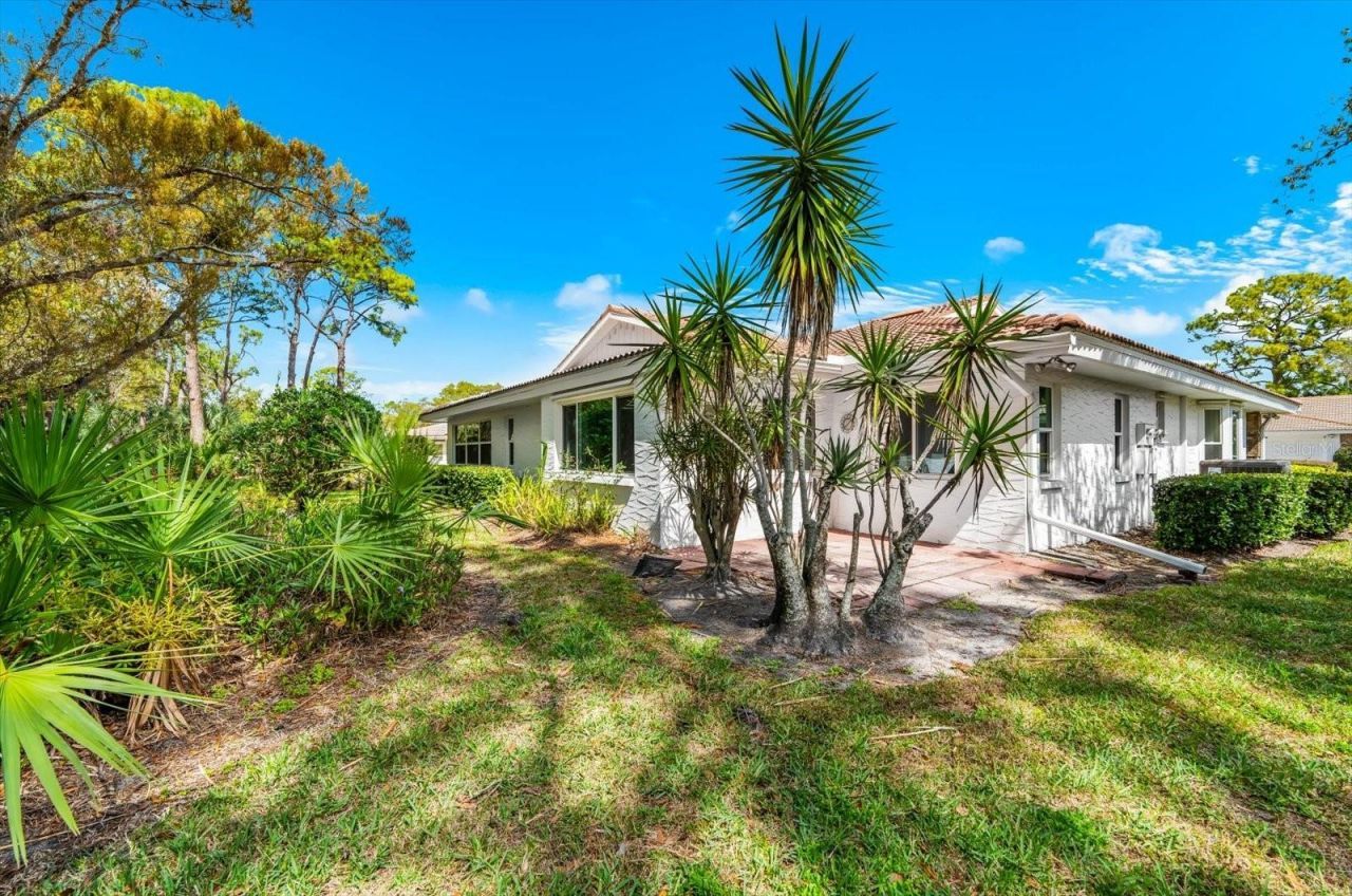 5608 Garden Lakes Drive, Bradenton, FL 34203 Photo