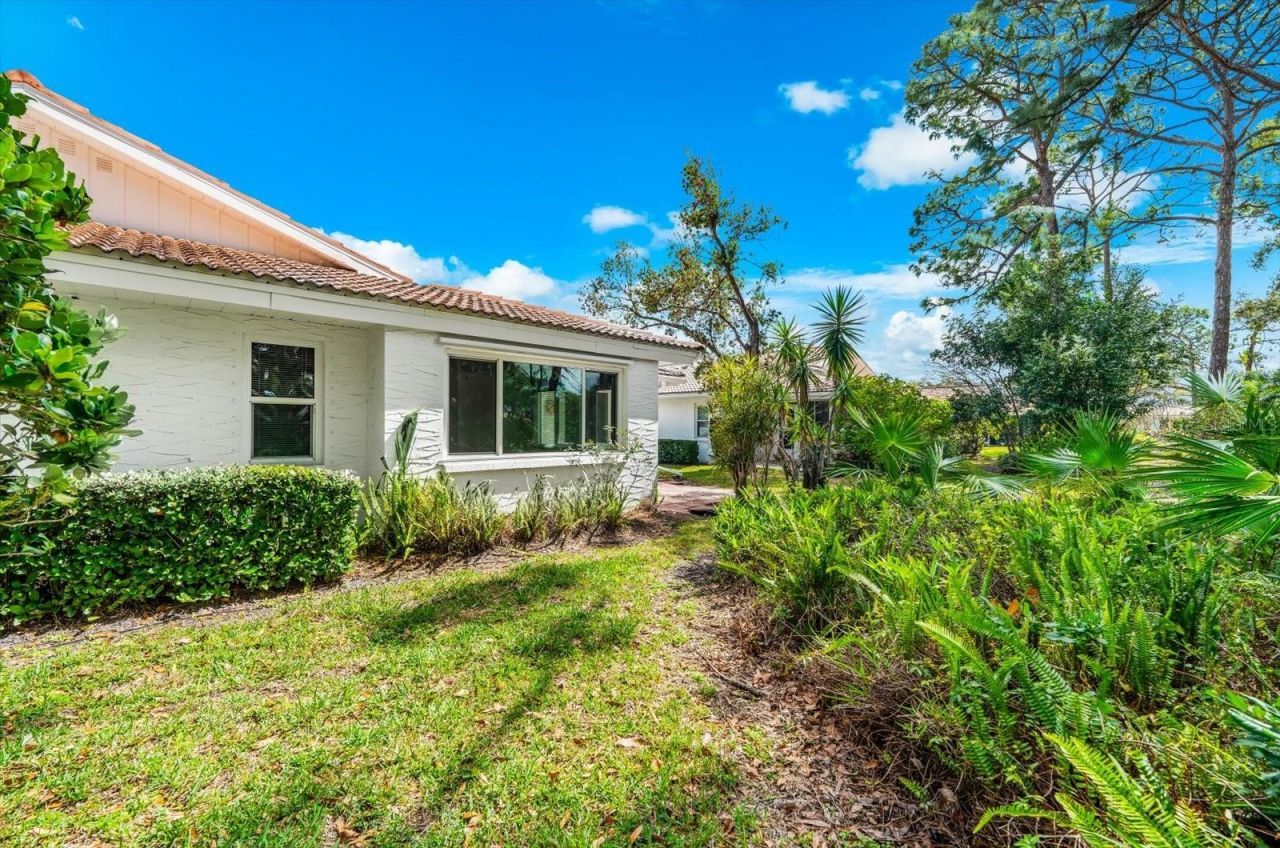 5608 Garden Lakes Drive, Bradenton, FL 34203 Photo