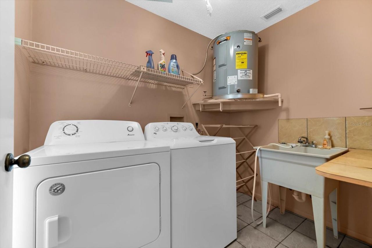 5608 Garden Lakes Drive, Bradenton, FL 34203 Photo