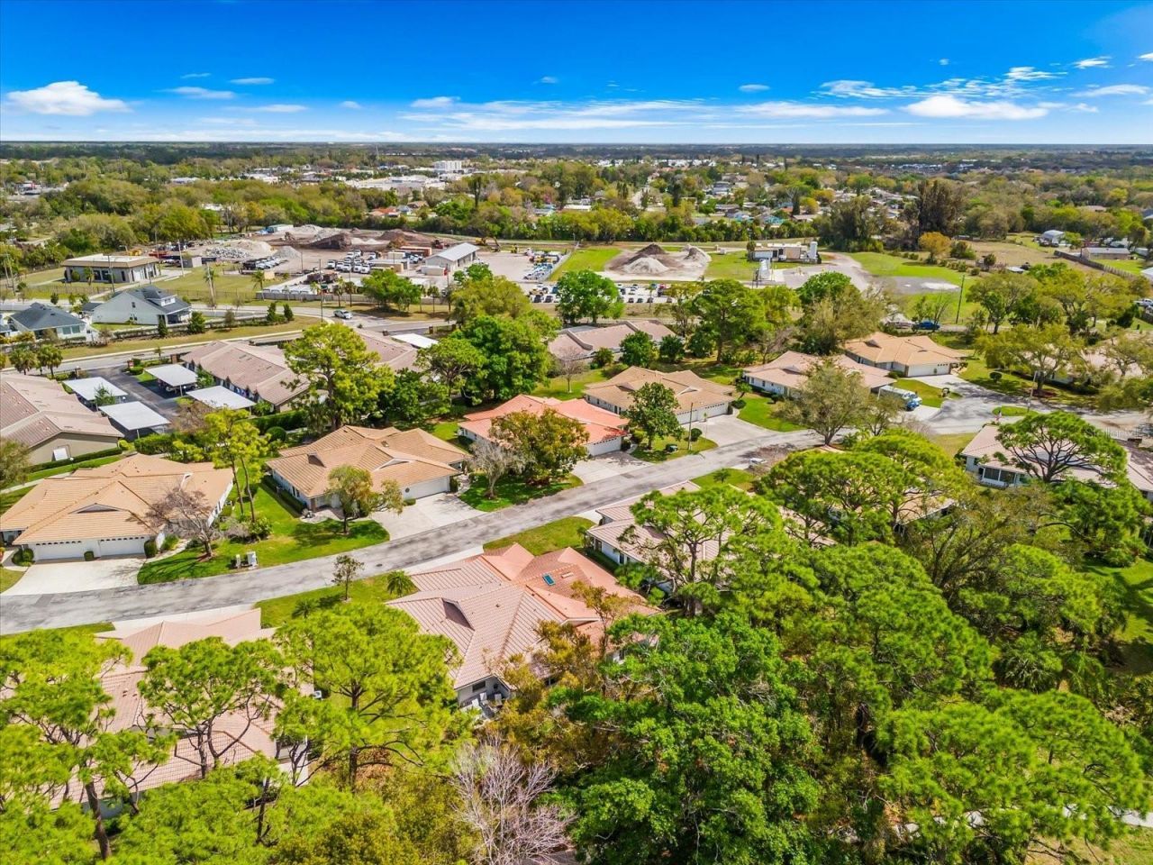 5608 Garden Lakes Drive, Bradenton, FL 34203 Photo