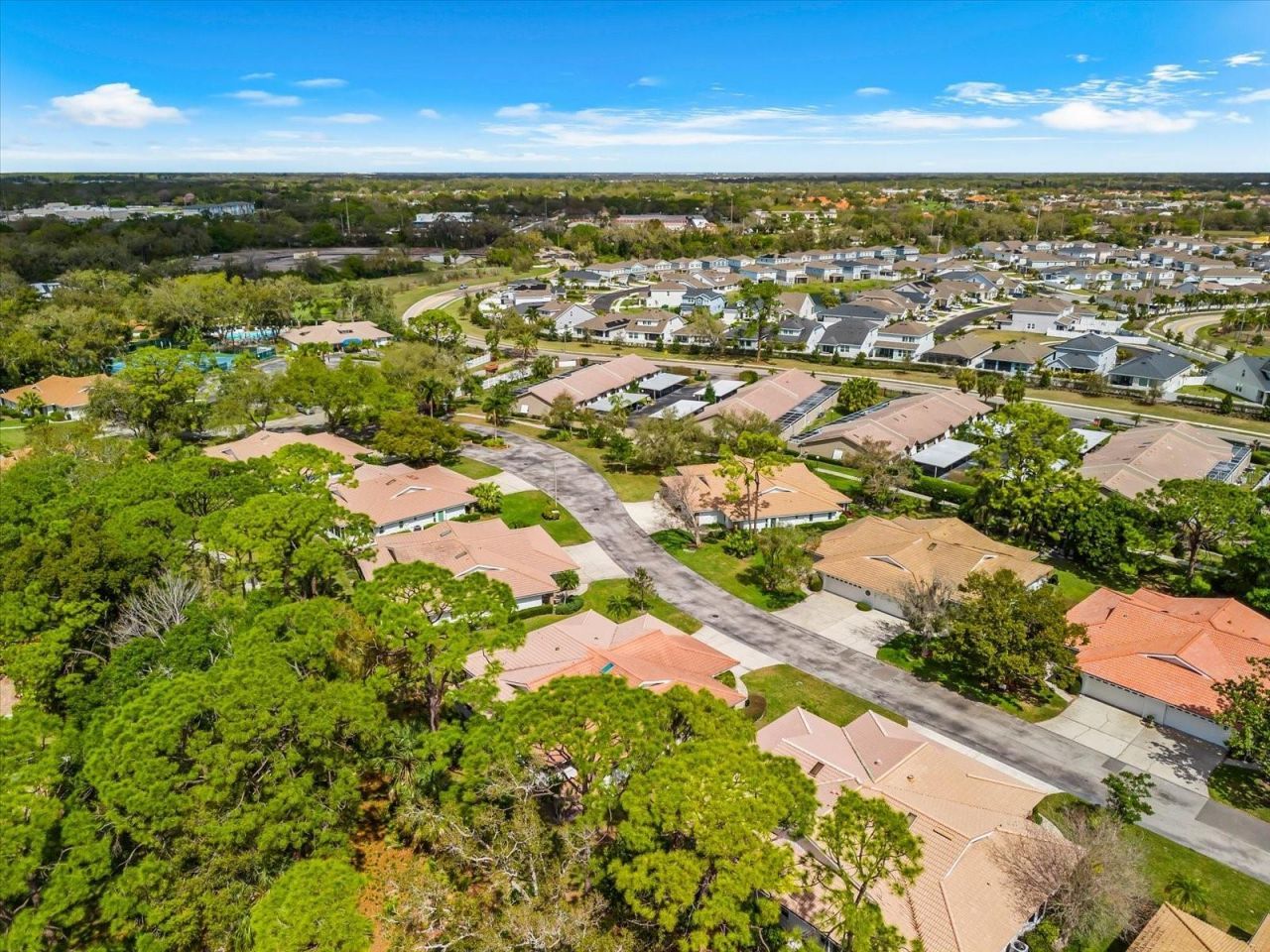 5608 Garden Lakes Drive, Bradenton, FL 34203 Photo