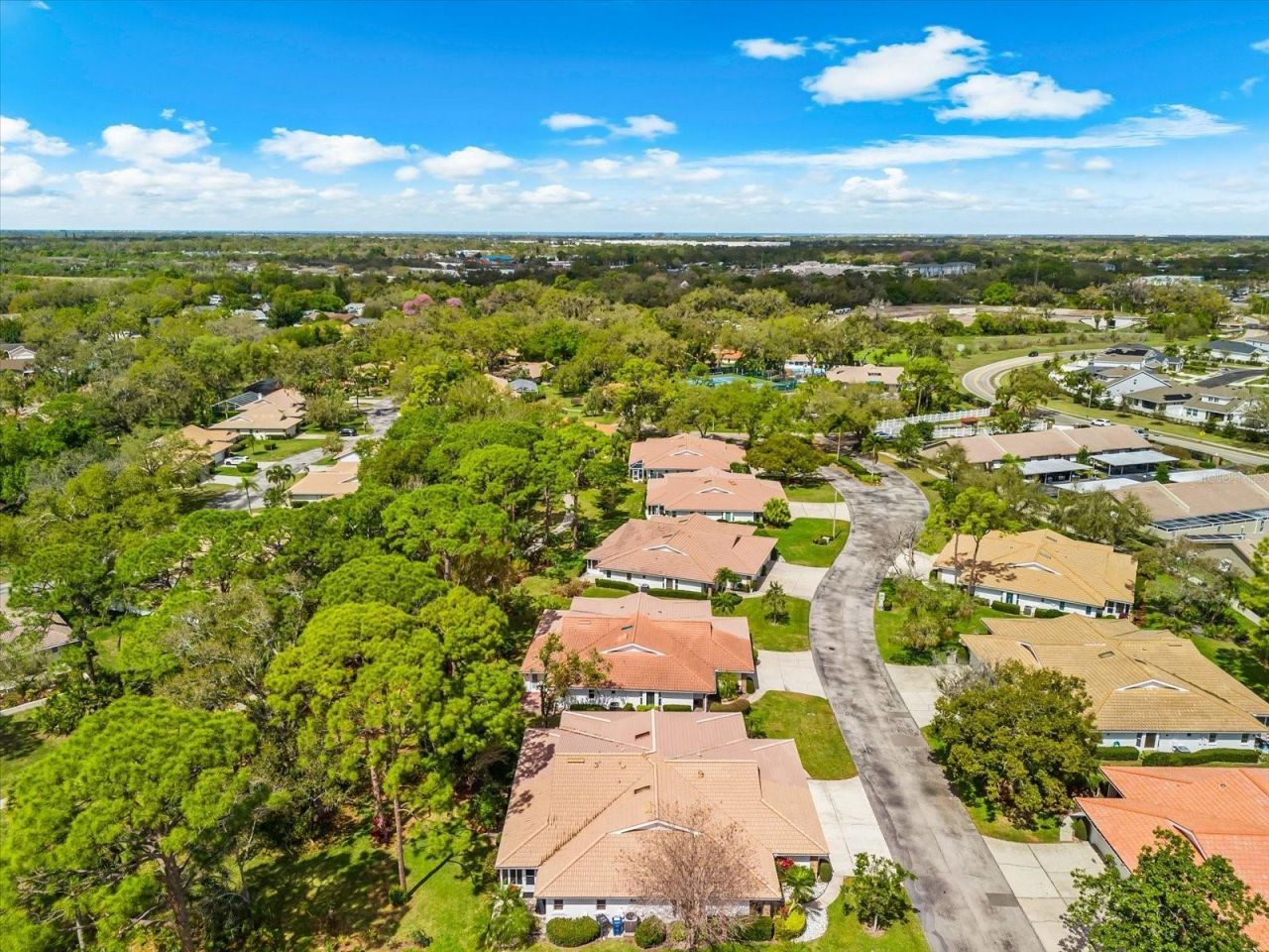 5608 Garden Lakes Drive, Bradenton, FL 34203 Photo