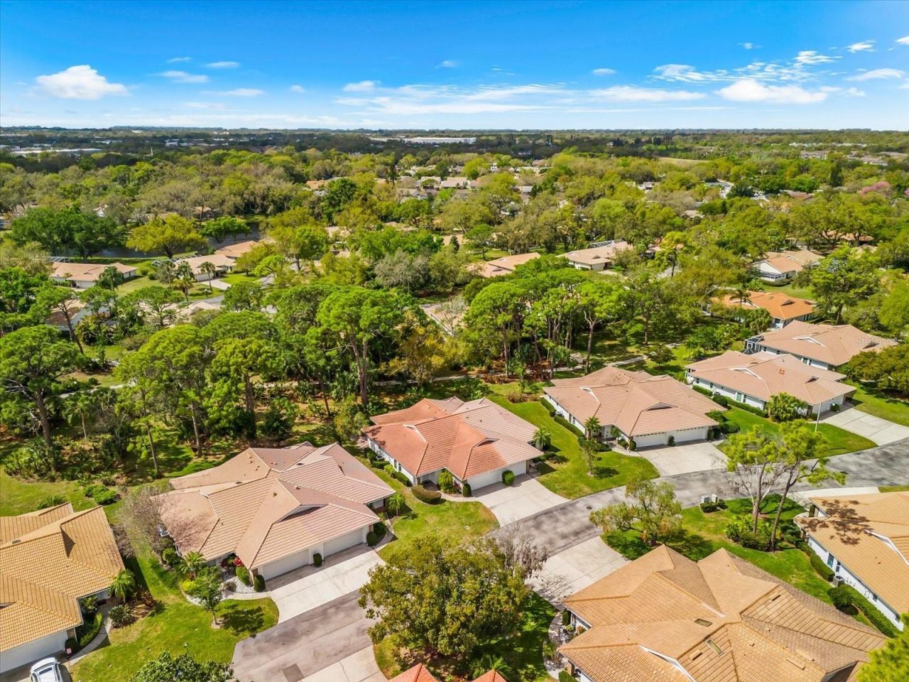 5608 Garden Lakes Drive, Bradenton, FL 34203 Photo