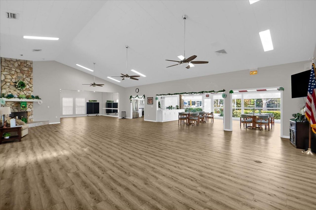 5608 Garden Lakes Drive, Bradenton, FL 34203 Photo