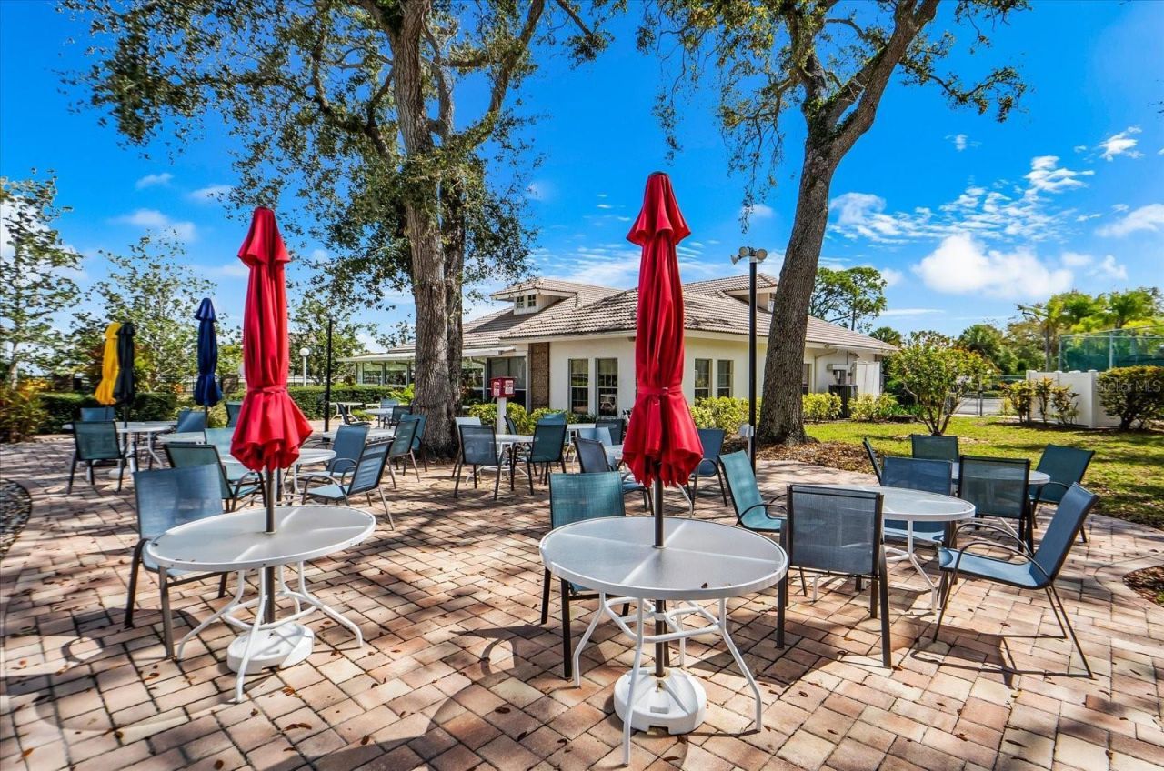 5608 Garden Lakes Drive, Bradenton, FL 34203 Photo