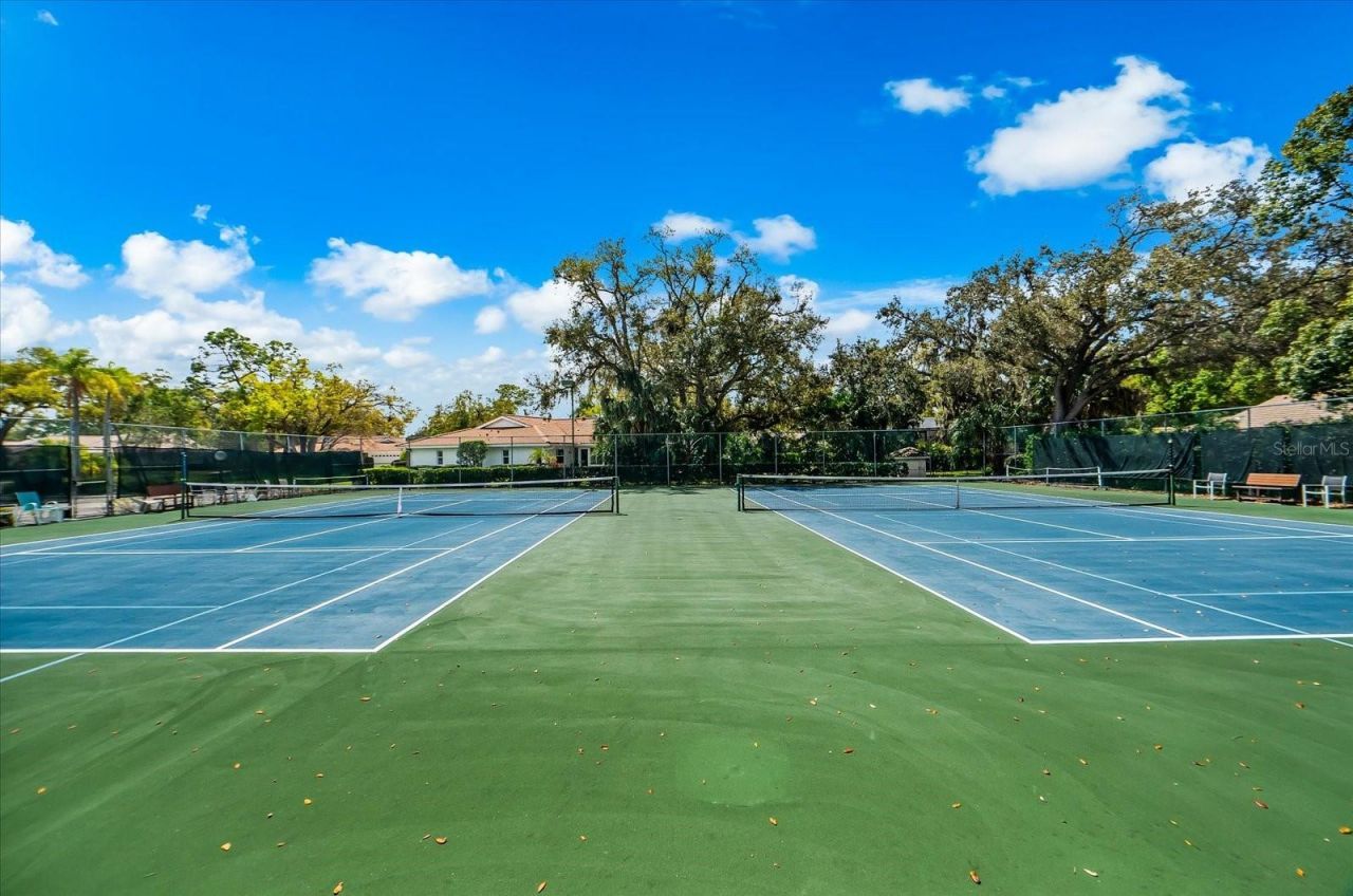 5608 Garden Lakes Drive, Bradenton, FL 34203 Photo