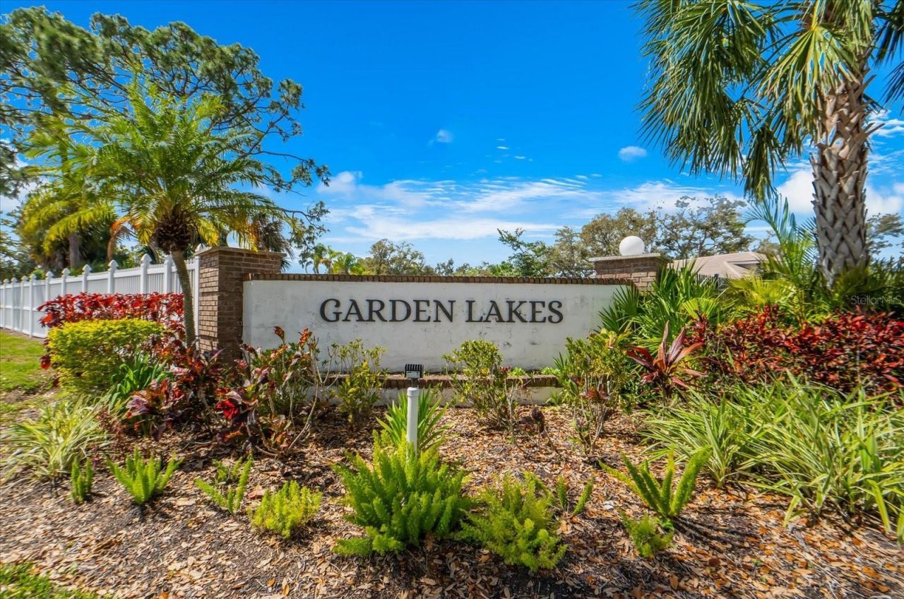 5608 Garden Lakes Drive, Bradenton, FL 34203 Photo