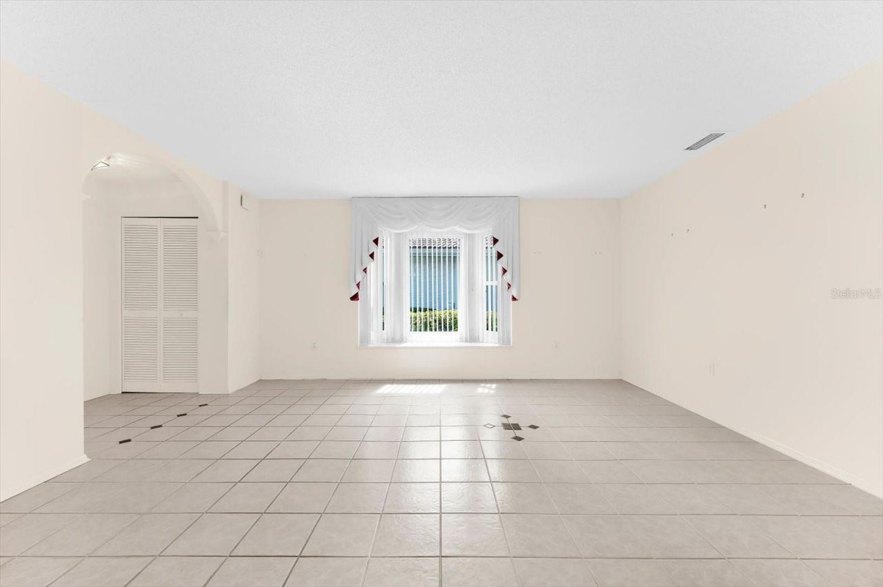 5608 Garden Lakes Drive, Bradenton, FL 34203 Photo