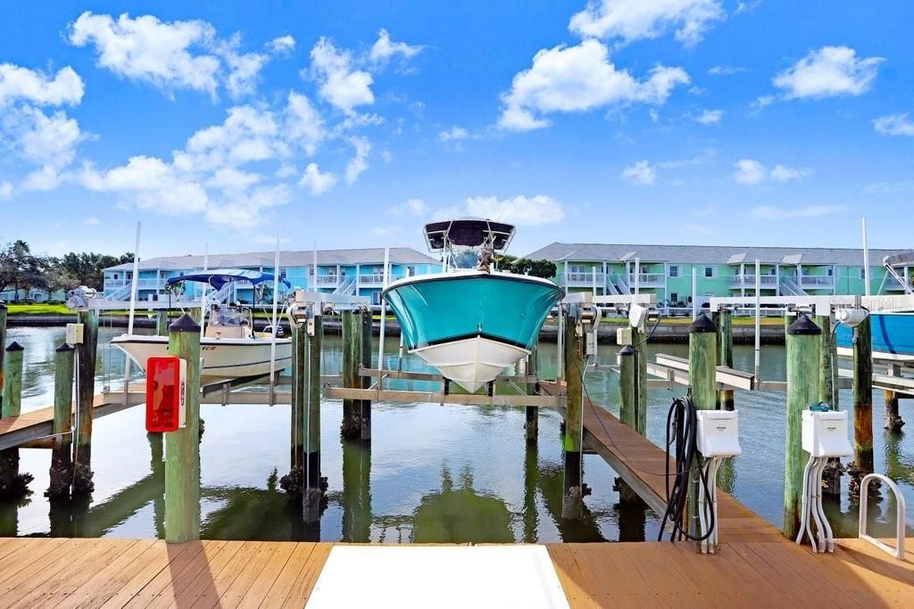 5012 Starfish Drive Se, Unit B, Saint Petersburg, FL 33705 Photo