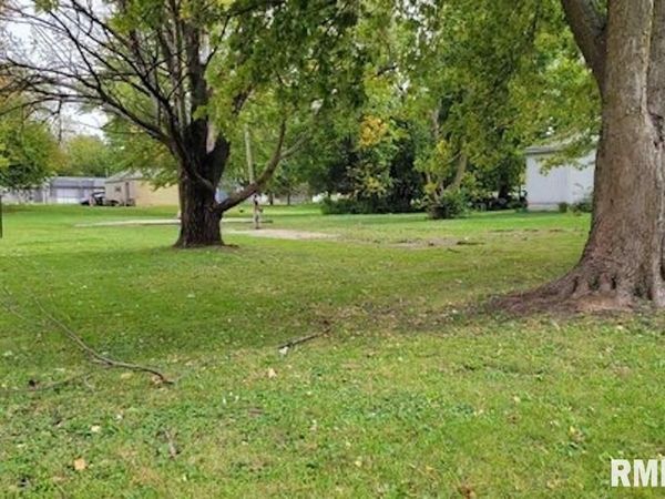 623 N G Street, Monmouth, IL 61462