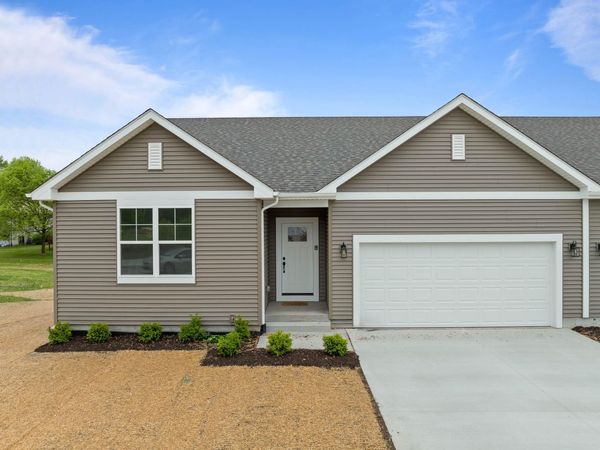 1573 Meadowview Ct, Whitewater, WI 53190