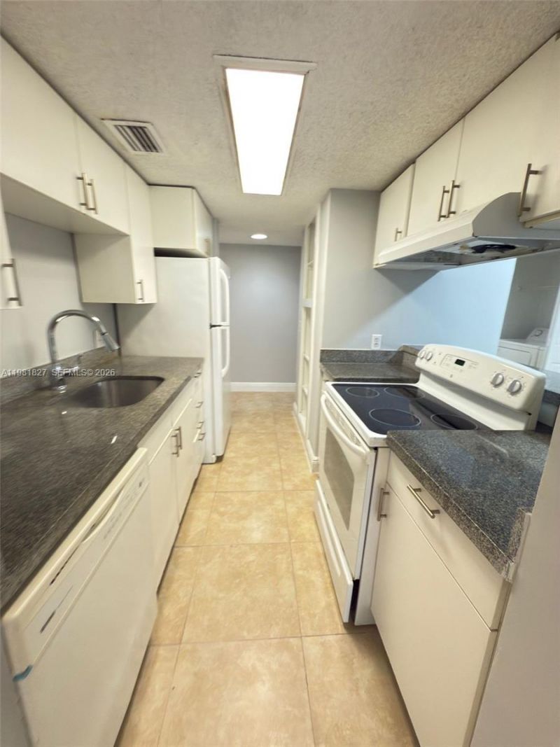 4521 W Mcnab Rd , Unit 11, Pompano Beach, FL 33069 Photo