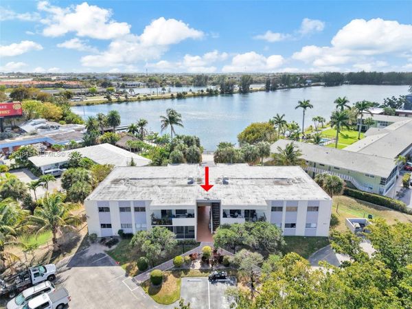 900 Crystal Lake Dr , Unit 2B, Deerfield Beach, FL 33064