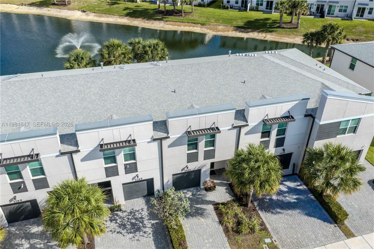 1761 Lindley St, Mangonia Park, FL 33407 Photo