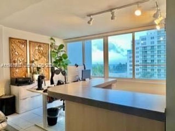 5005 Collins Ave, Unit 518, Miami Beach, FL 33140