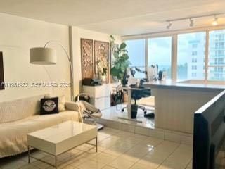 5005 Collins Ave , Unit 518, Miami Beach, FL 33140 Photo