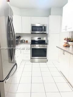 5005 Collins Ave, Unit 518, Miami Beach, FL 33140 Photo