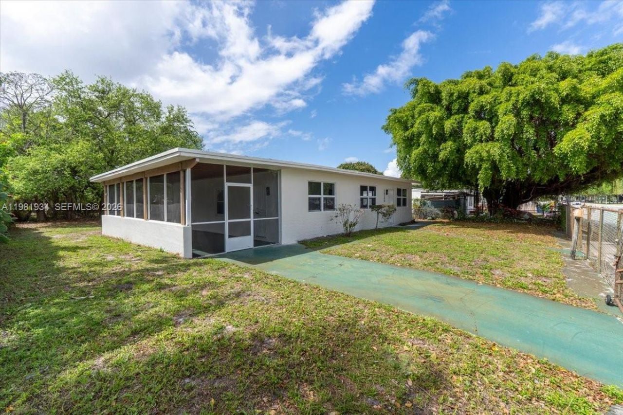 16240 NW 22nd Ave , Miami Gardens, FL 33054 Photo