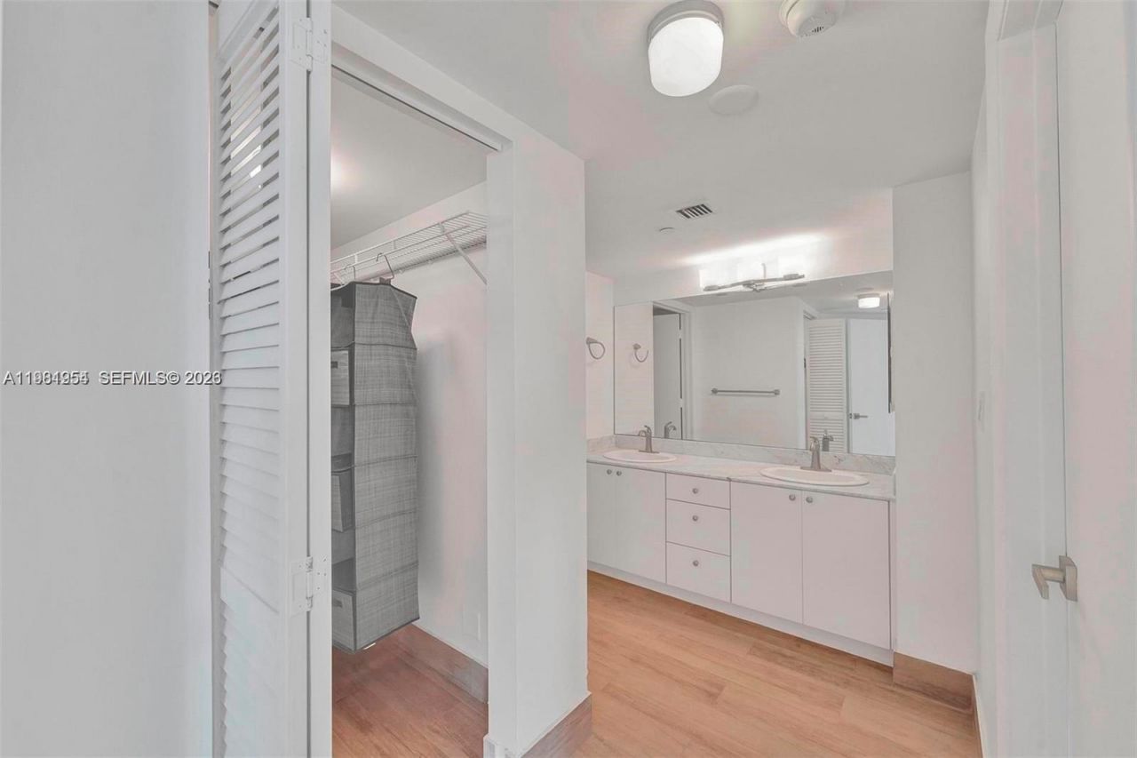 8911 Collins Ave , Unit 703, Surfside, FL 33154 Photo