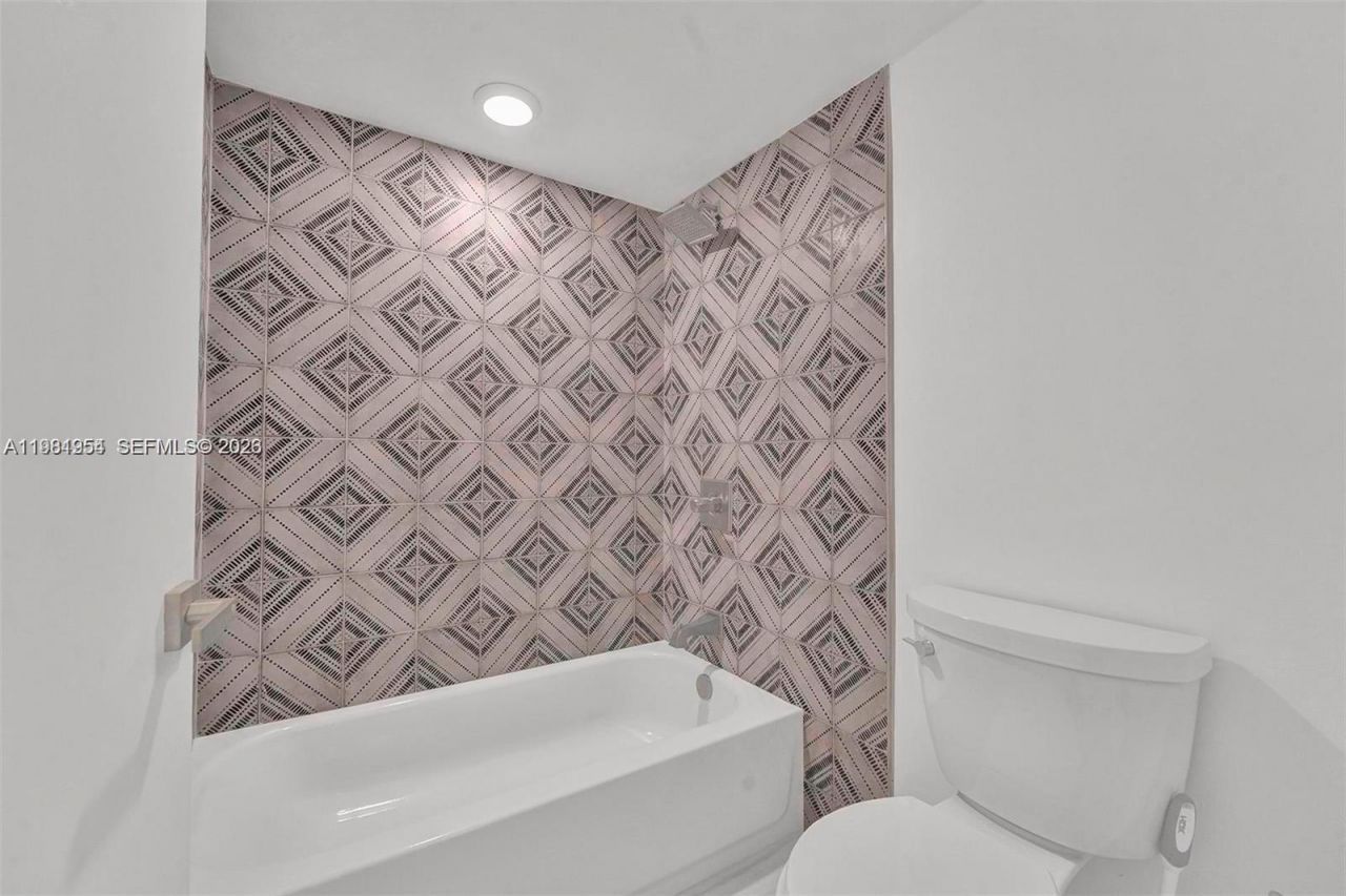 8911 Collins Ave , Unit 703, Surfside, FL 33154 Photo