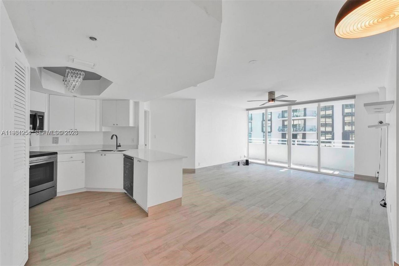 8911 Collins Ave , Unit 703, Surfside, FL 33154 Photo