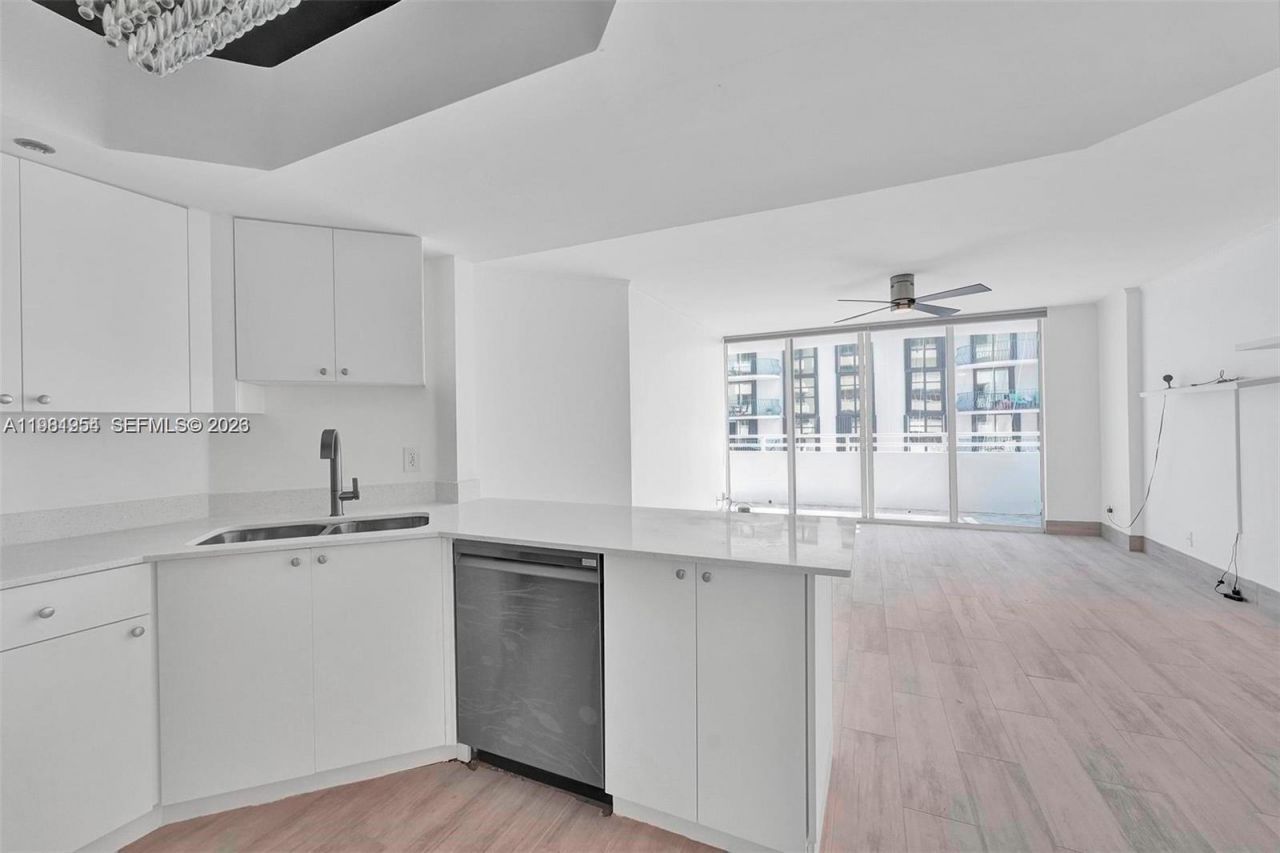 8911 Collins Ave , Unit 703, Surfside, FL 33154 Photo