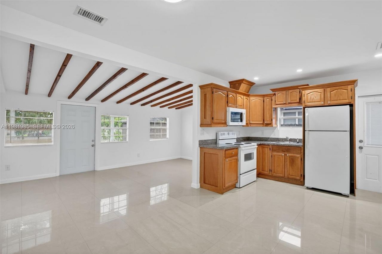 6761 SW 13th Ter, Unit 1, Miami, FL 33144 Photo